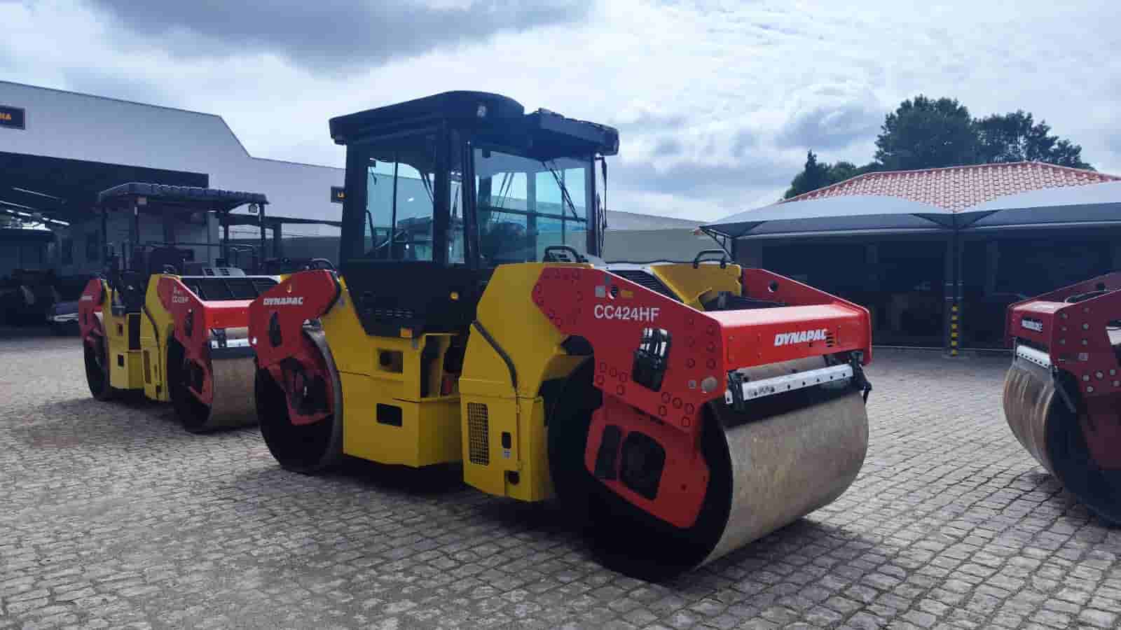 Rolo compactador Dynapac CC242-HF 2011