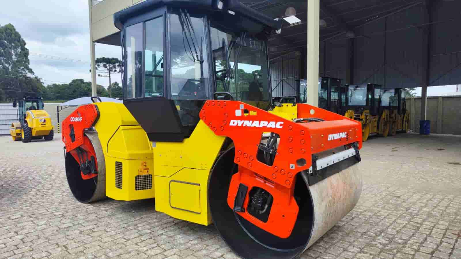Rolo compactador Dynapac CC242-HF 2011