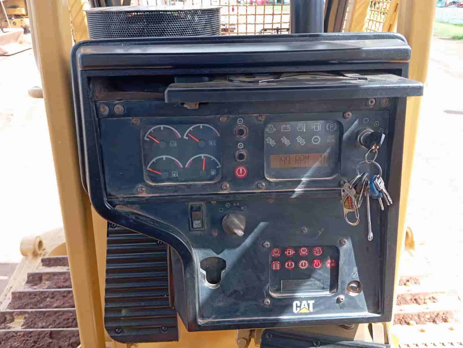 Trator de esteira Caterpillar D6R 2004