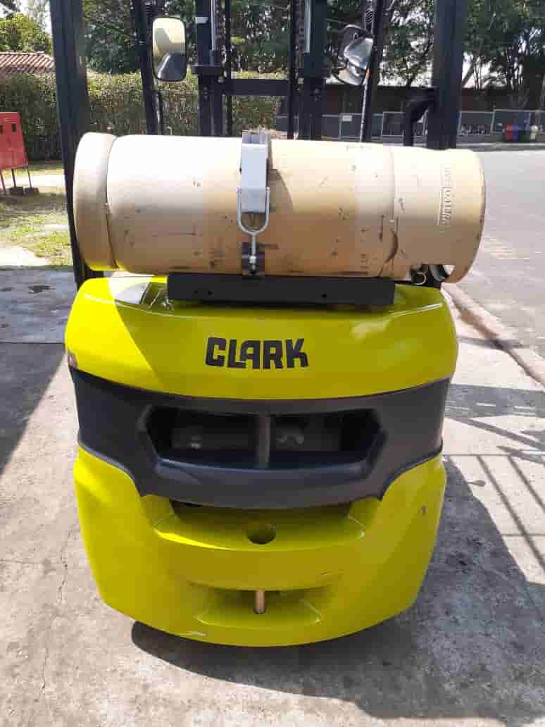Empilhadeira CLARK S25 2022