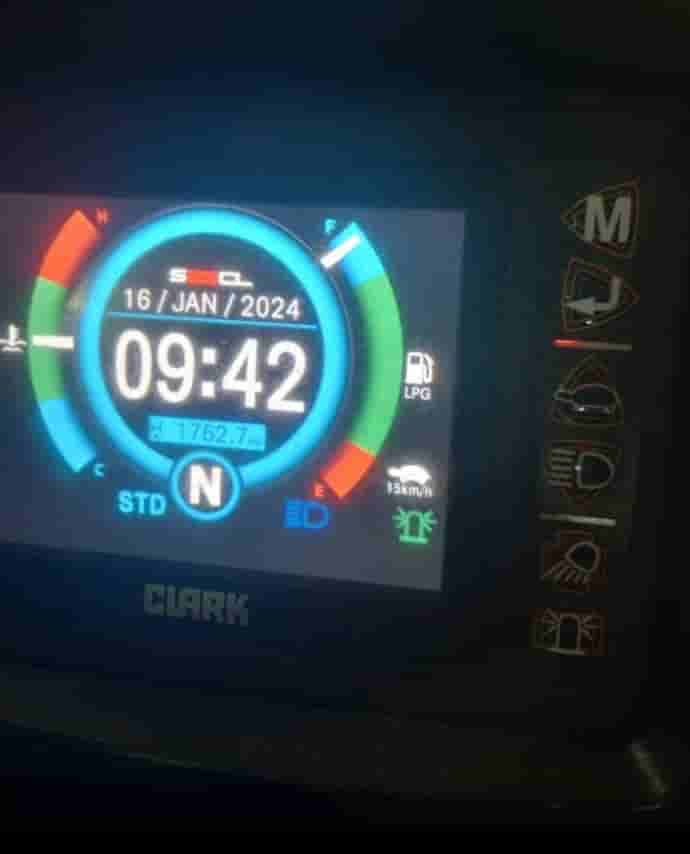 Empilhadeira CLARK S25 2022
