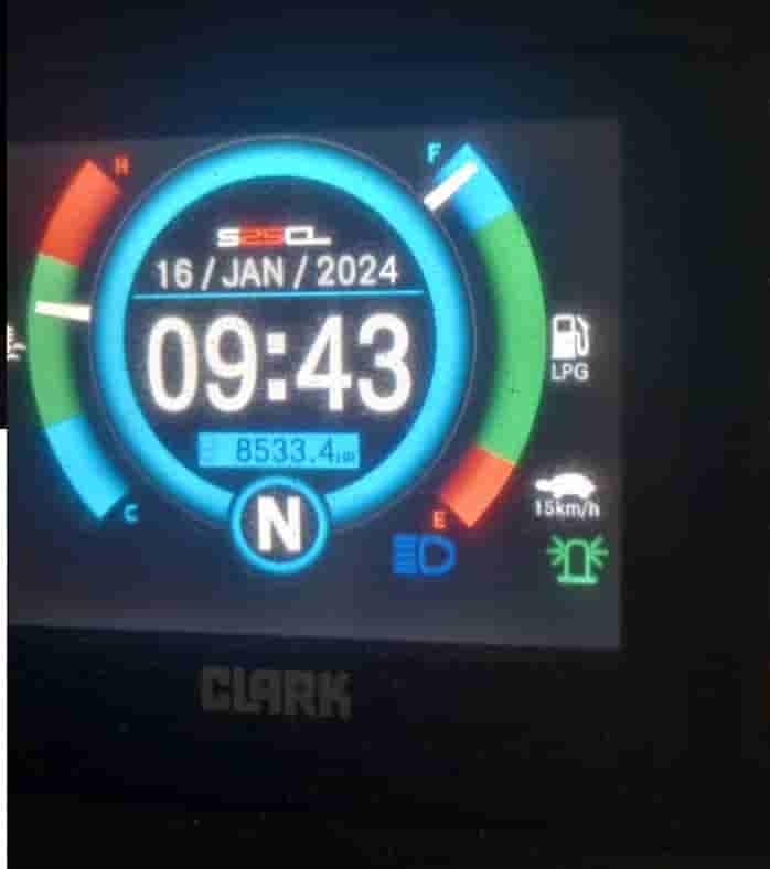 Empilhadeira CLARK S25 2020