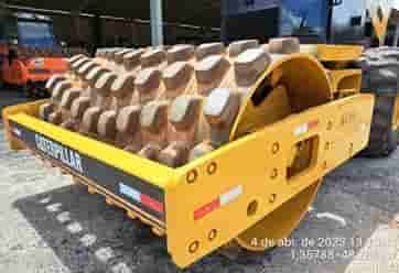Rolo compactador CAT CP533E 2006