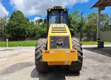 Rolo compactador CAT CP533E 2006