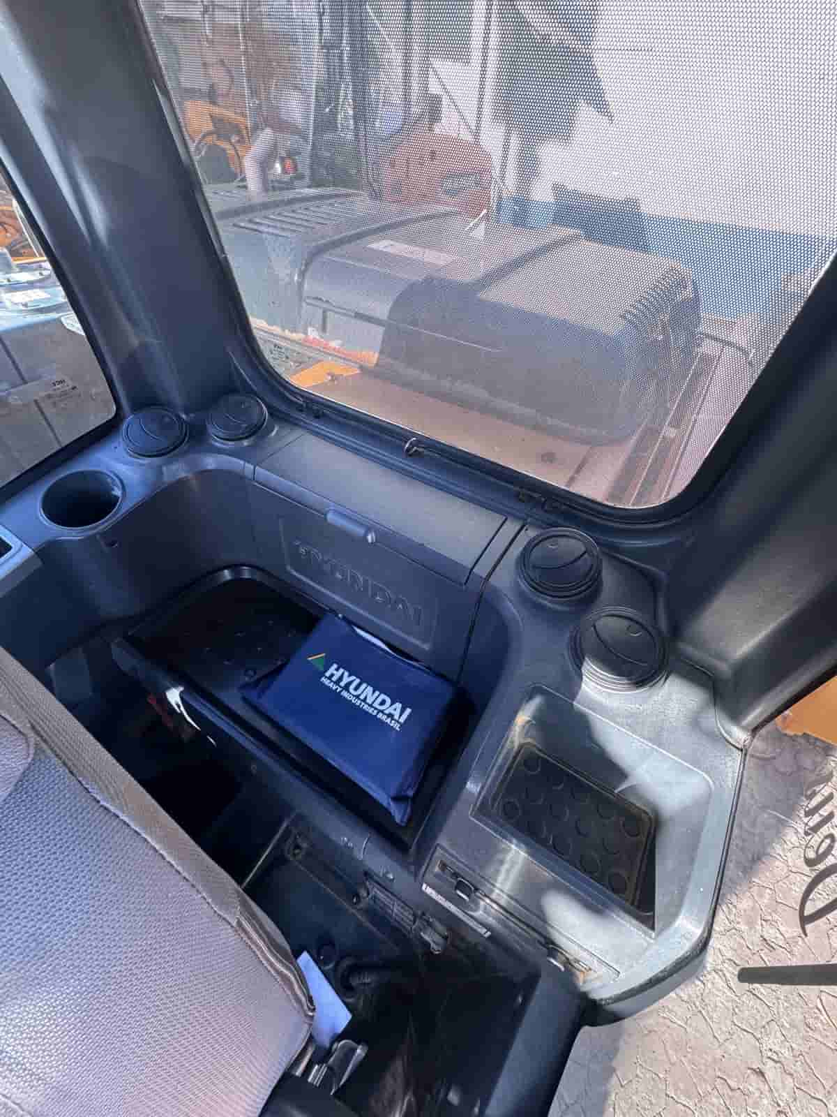 Escavadeira Hyundai R140LC-9 2022