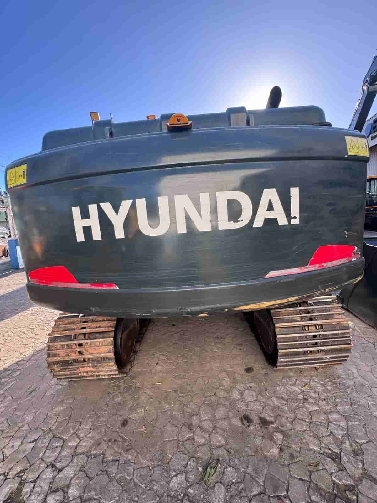 Escavadeira Hyundai R140LC-9 2022