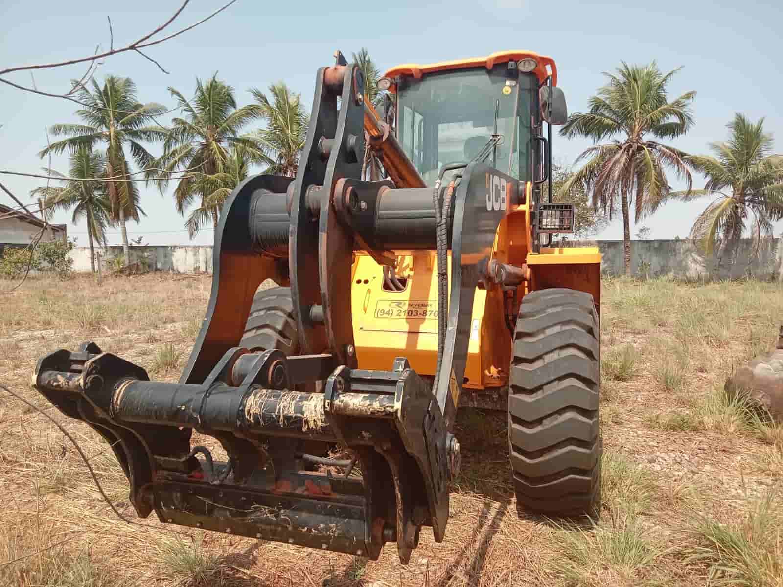 Pá Carregadeira JCB 422ZX 2023