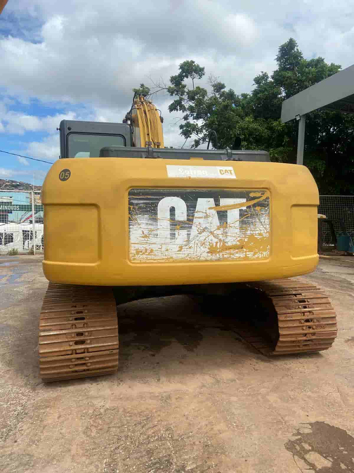 Escavadeira Caterpillar 320L 2013