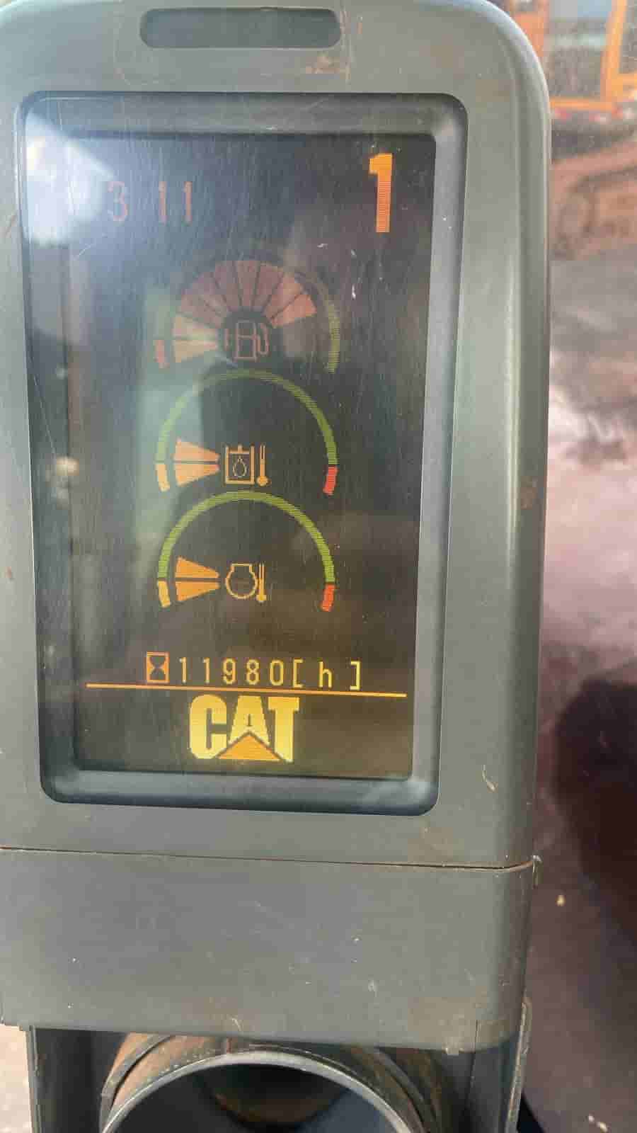 Escavadeira Caterpillar 320L 2013
