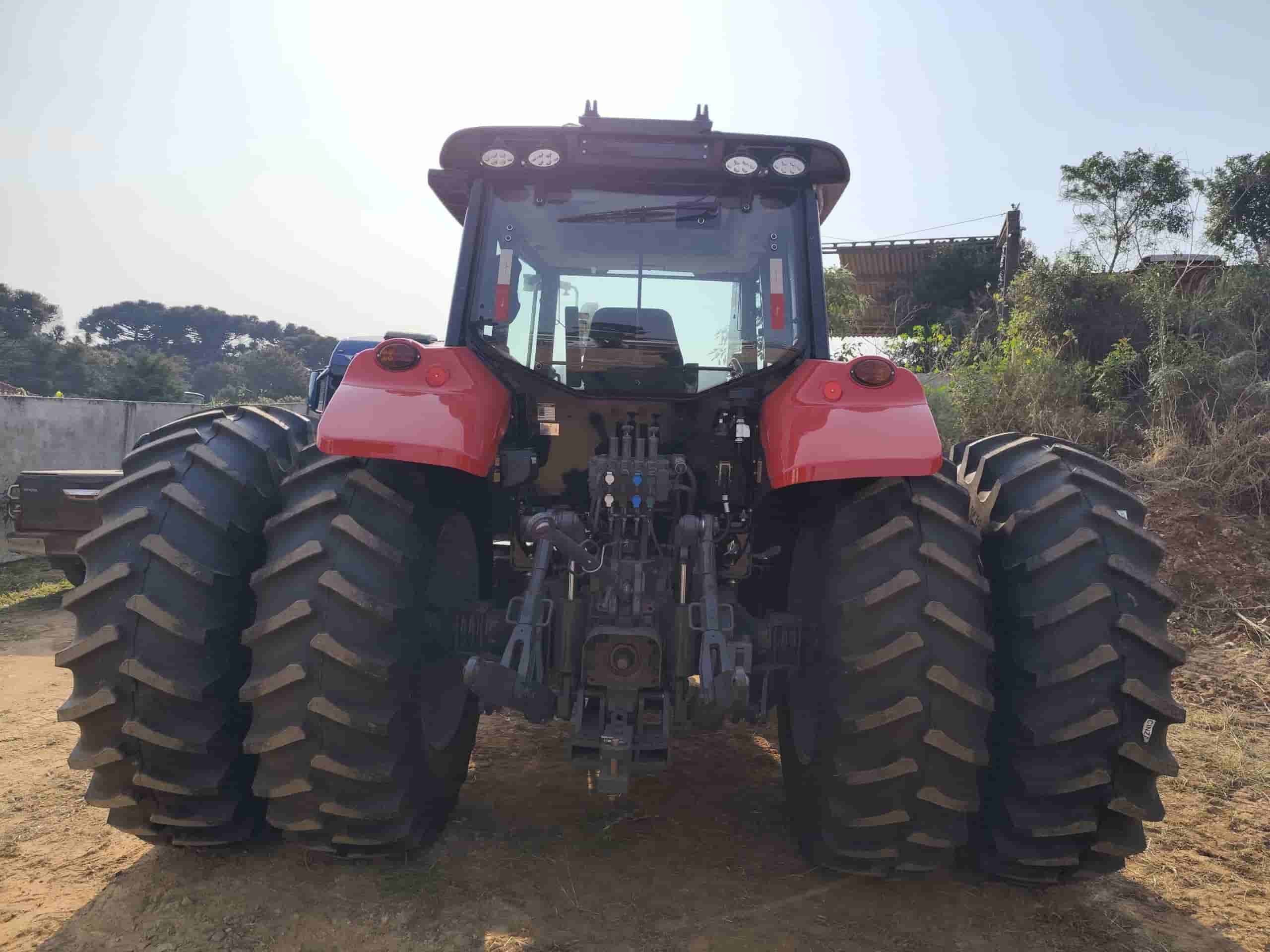 Trator agrícola Massey Ferguson MF7318 - ROD DUPLO 2023