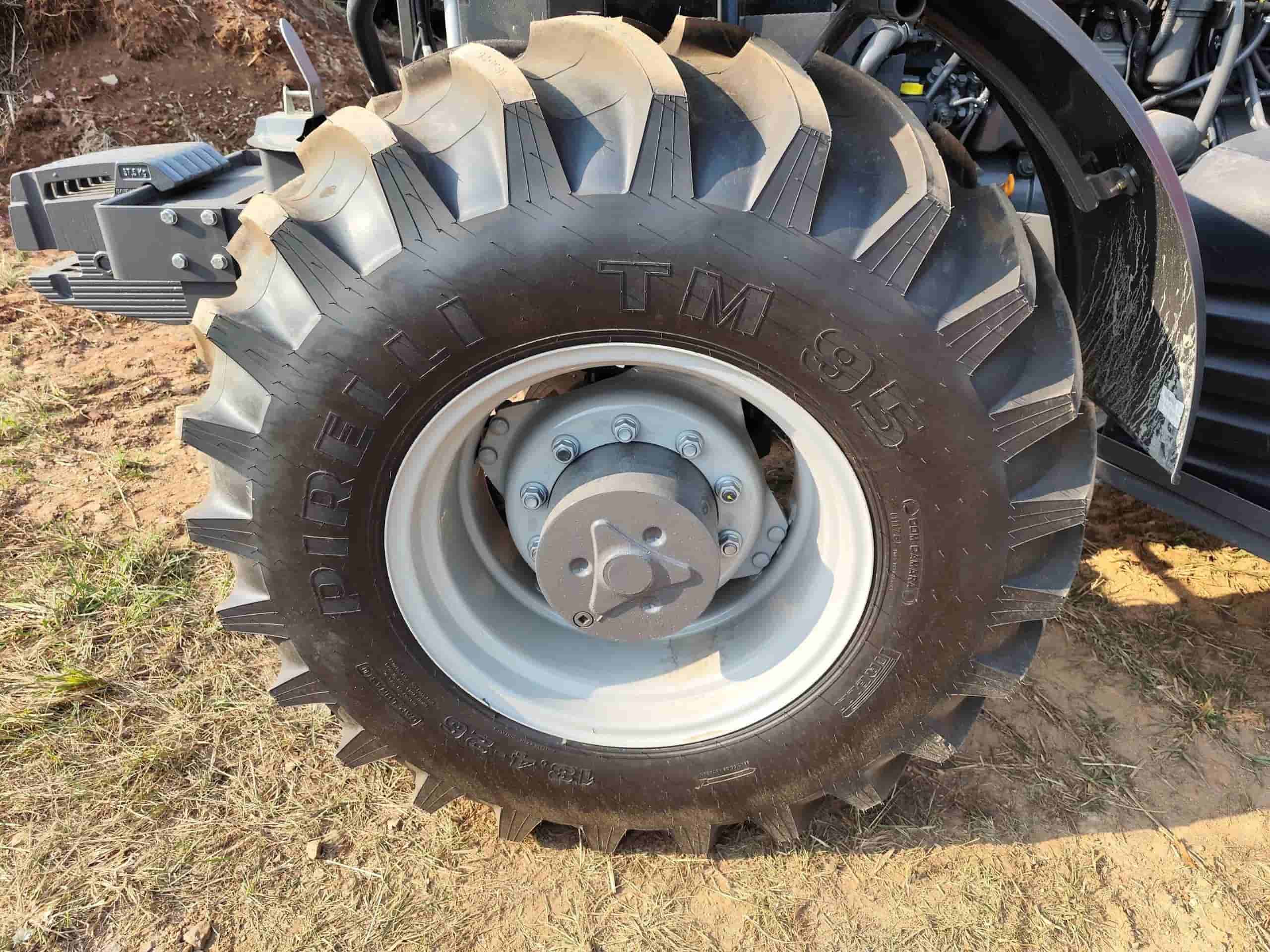 Trator agrícola Massey Ferguson MF7318 - ROD DUPLO 2023