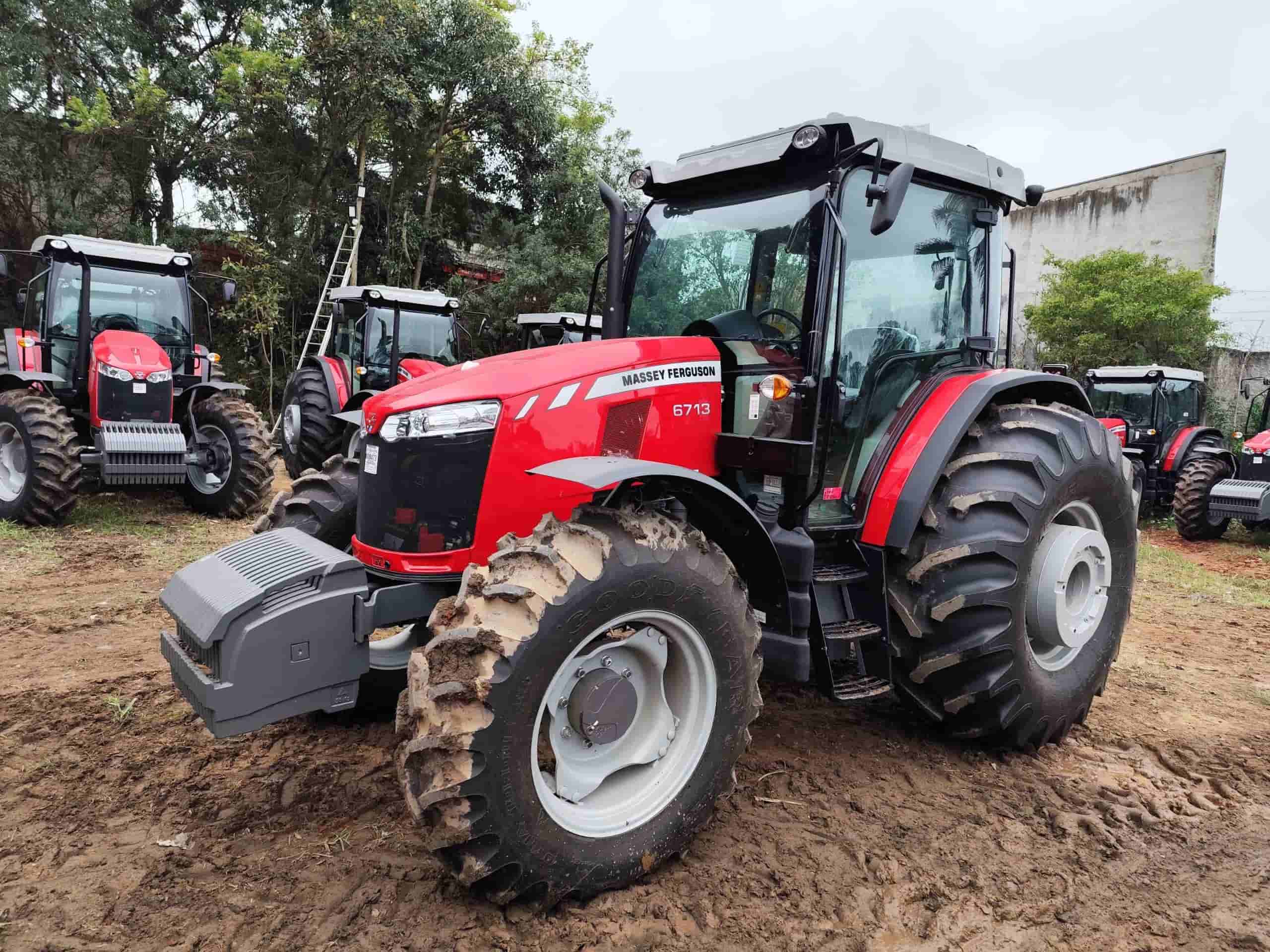 Trator agrícola Massey Ferguson MF 6713 4RM CAB 2023