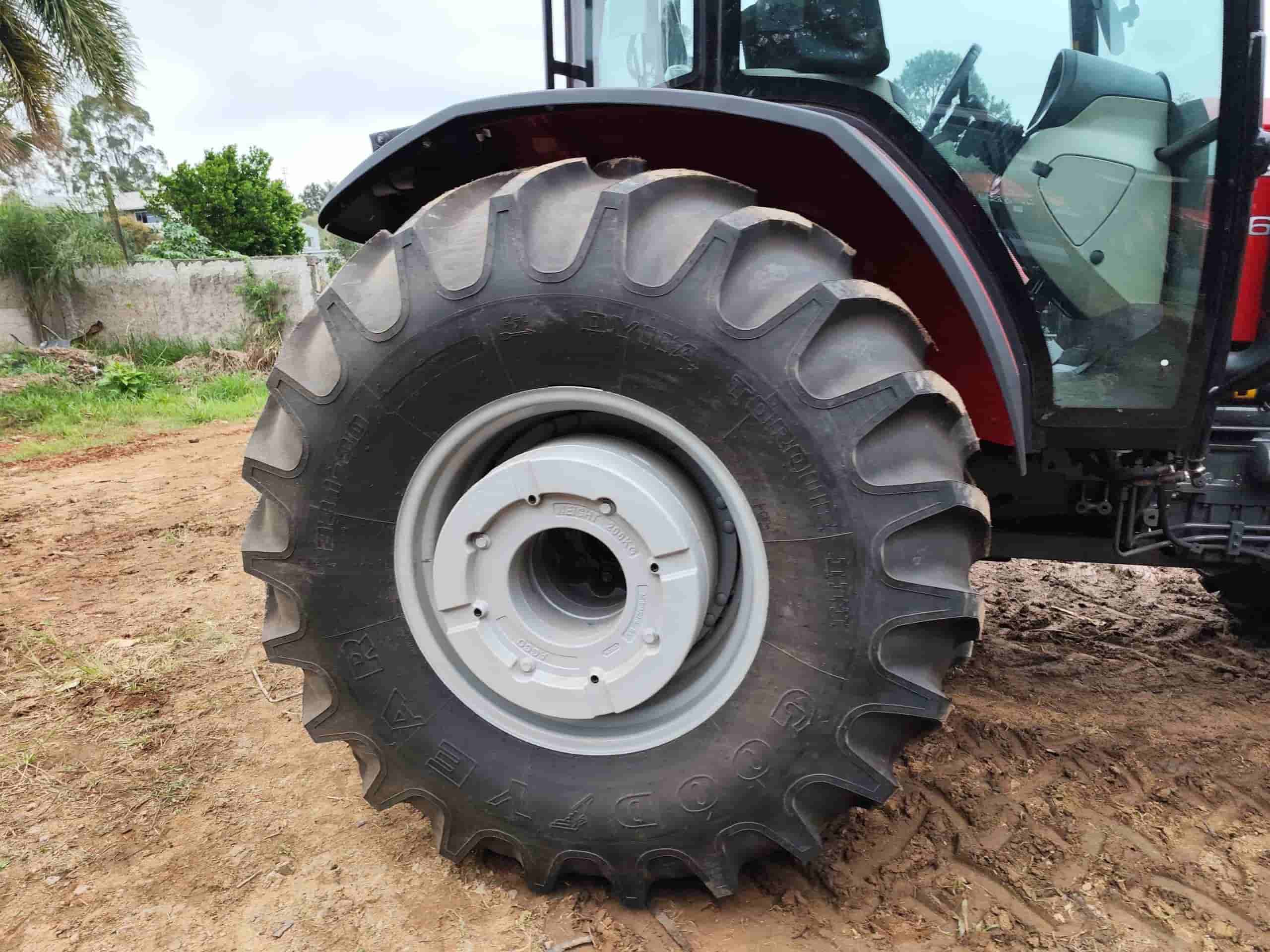 Trator agrícola Massey Ferguson MF 6713 4RM CAB 2023