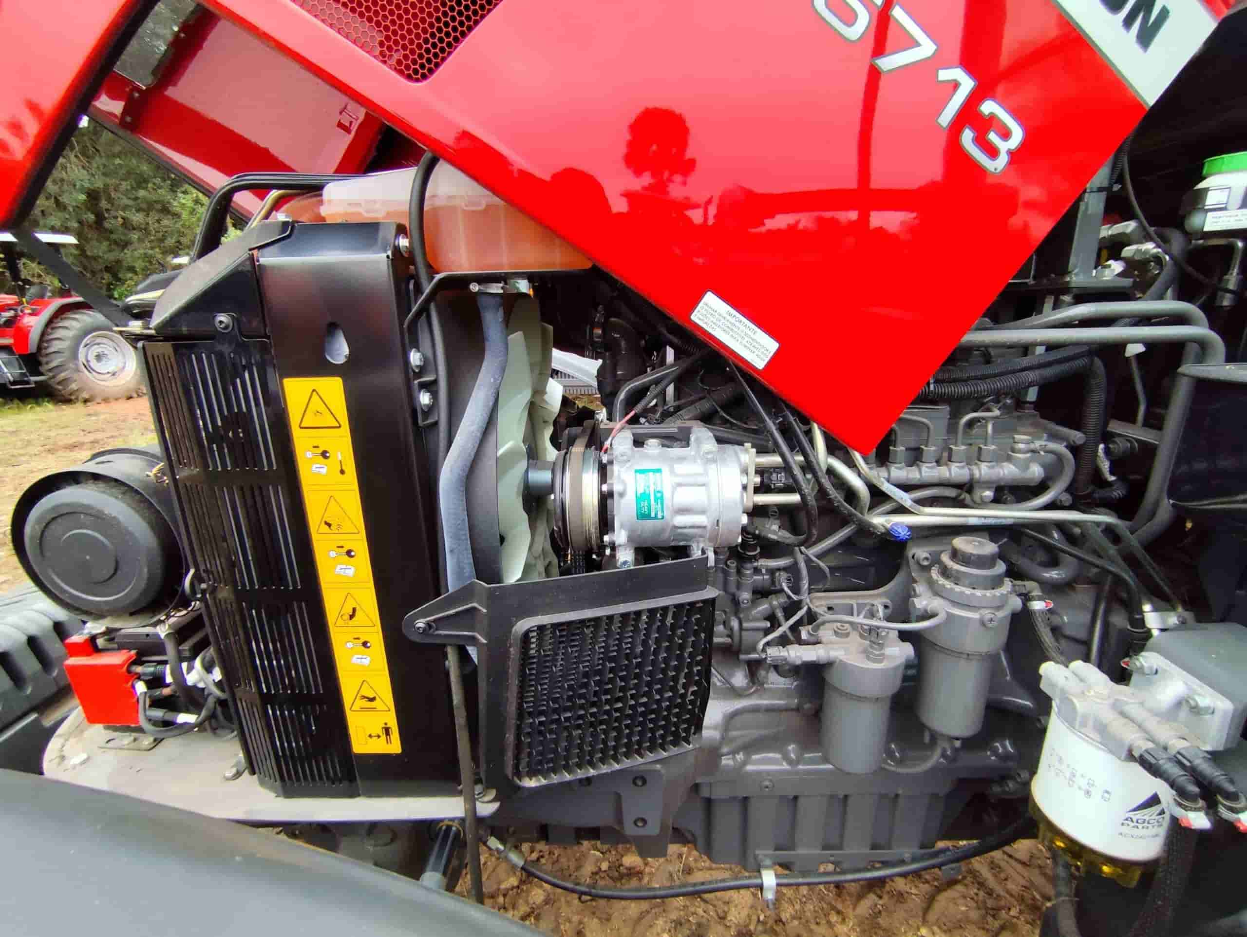 Trator agrícola Massey Ferguson MF 6713 4RM CAB 2023