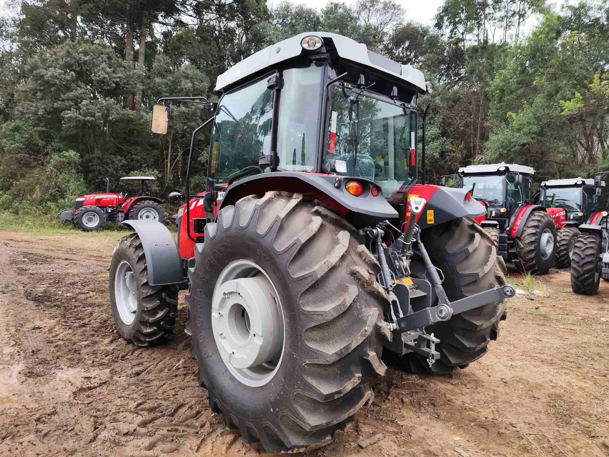 Trator agrícola Massey Ferguson MF 6713 4RM CAB 2023