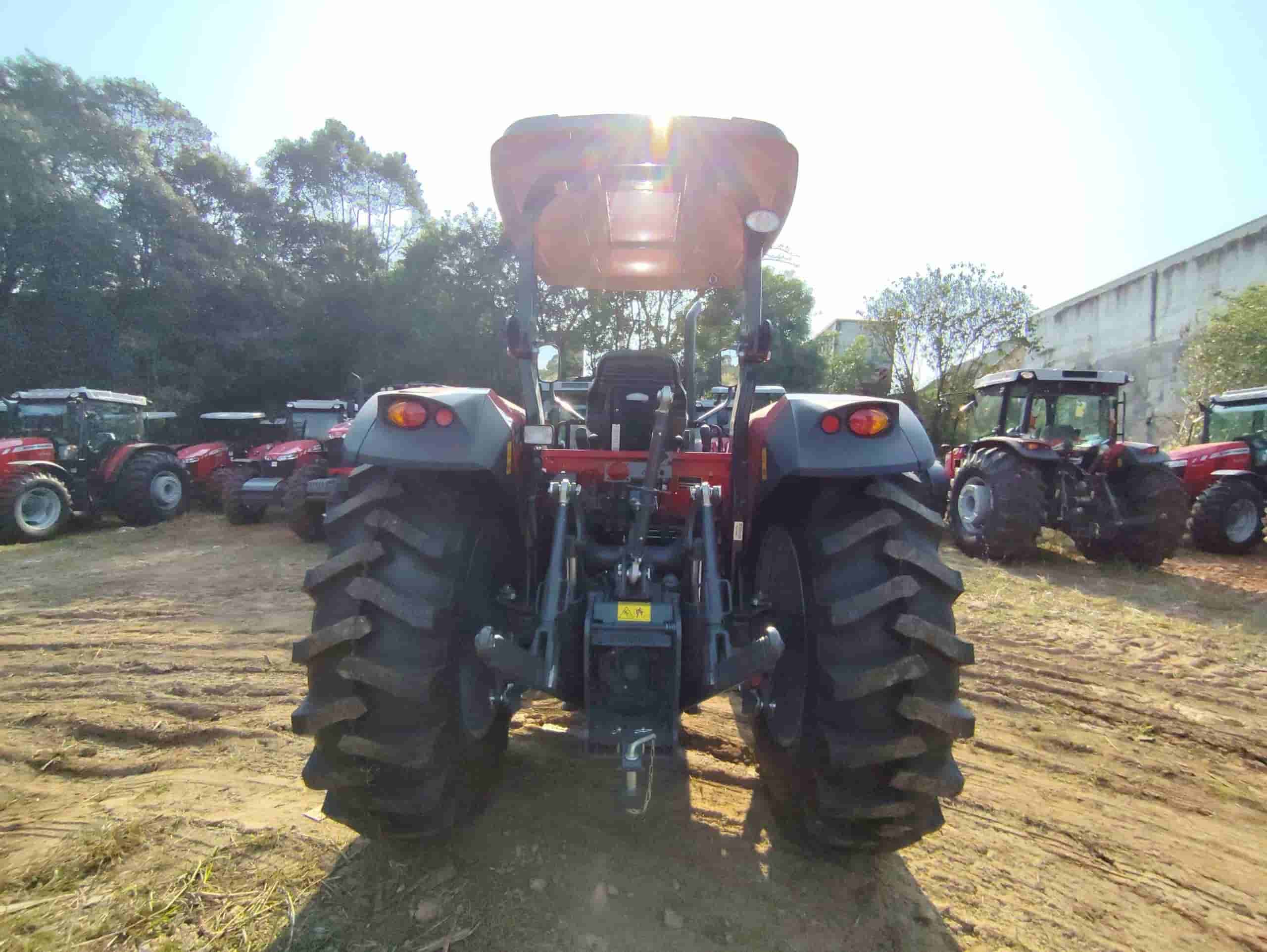 Trator agrícola Massey Ferguson MF5710NC - 4CY 2023
