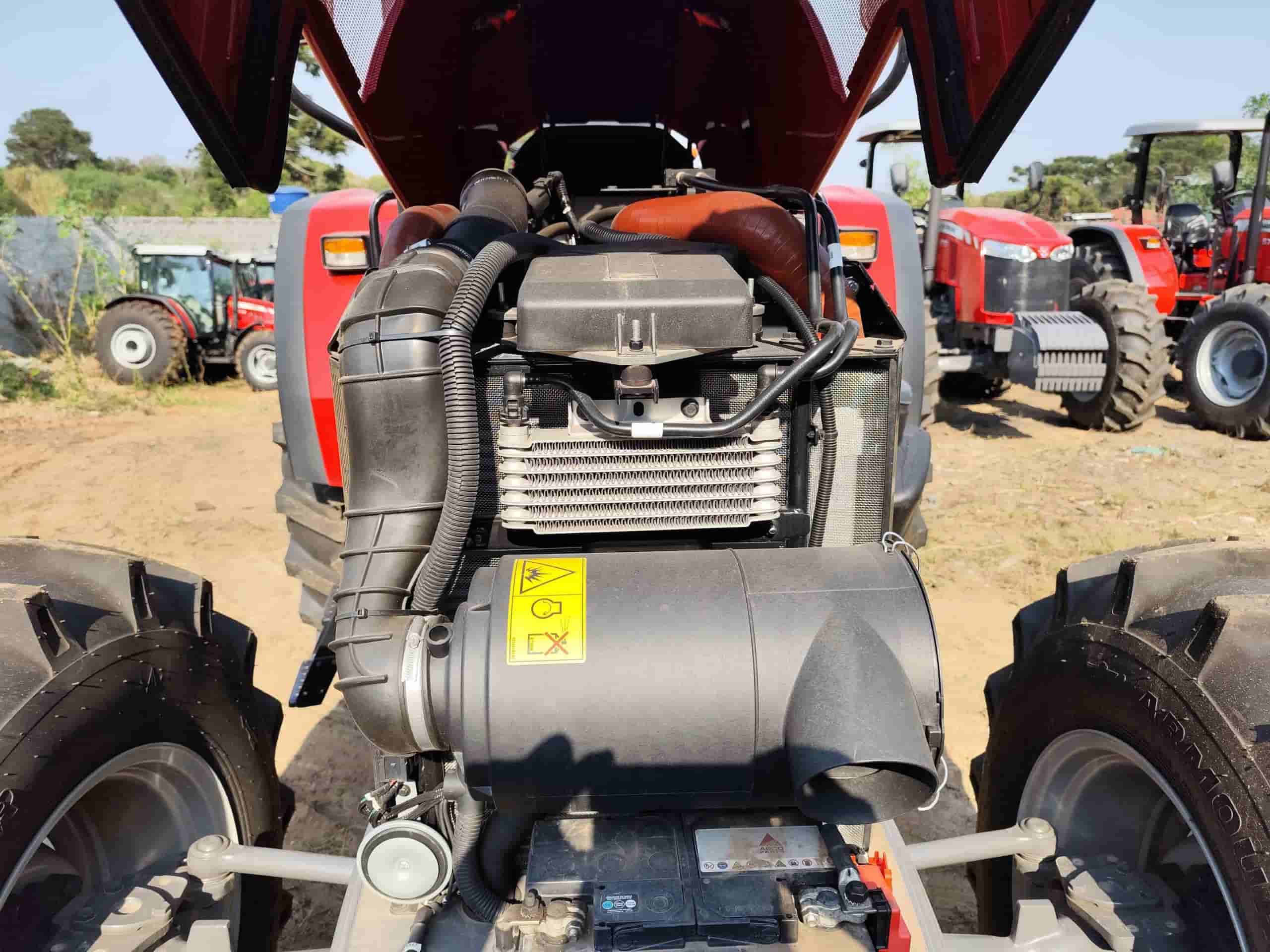 Trator agrícola Massey Ferguson MF5710NC - 4CY 2023