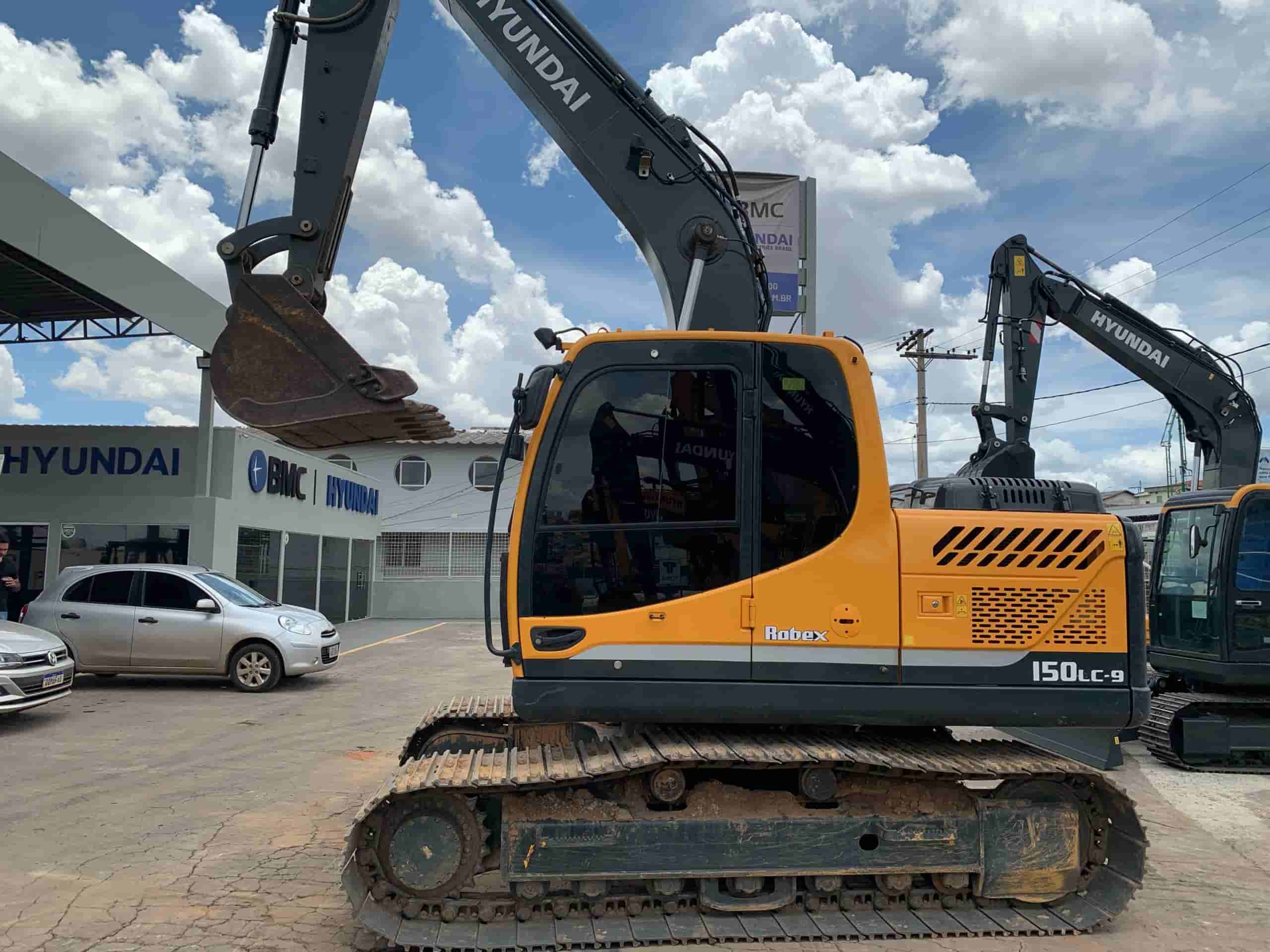 Escavadeira Hyundai R150 2024