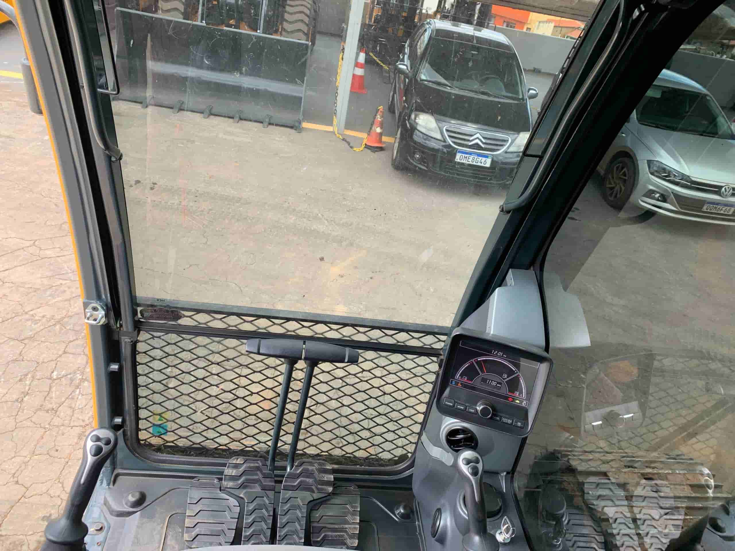 Escavadeira Hyundai R150 2024