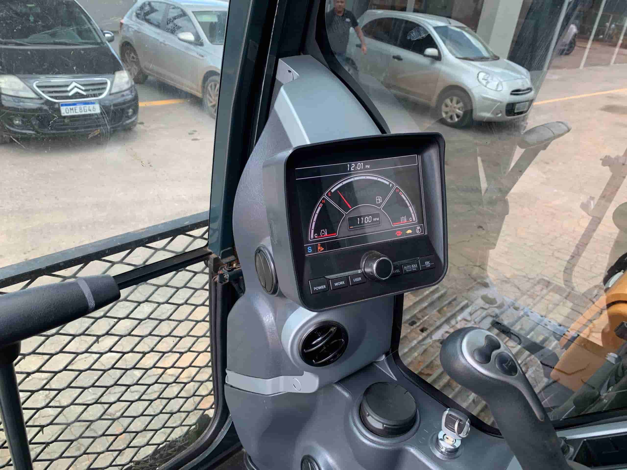 Escavadeira Hyundai R150 2024