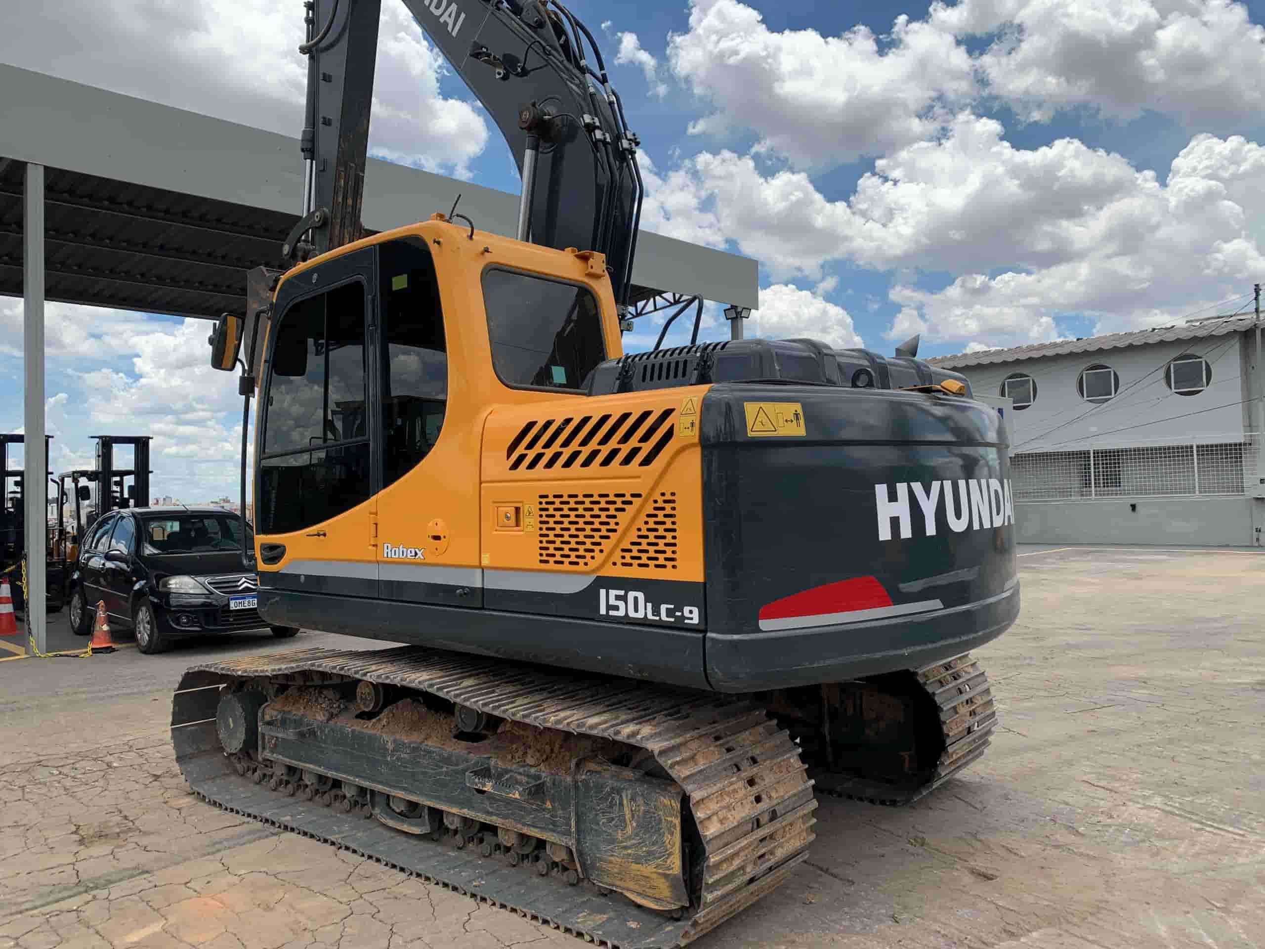 Escavadeira Hyundai R150 2024
