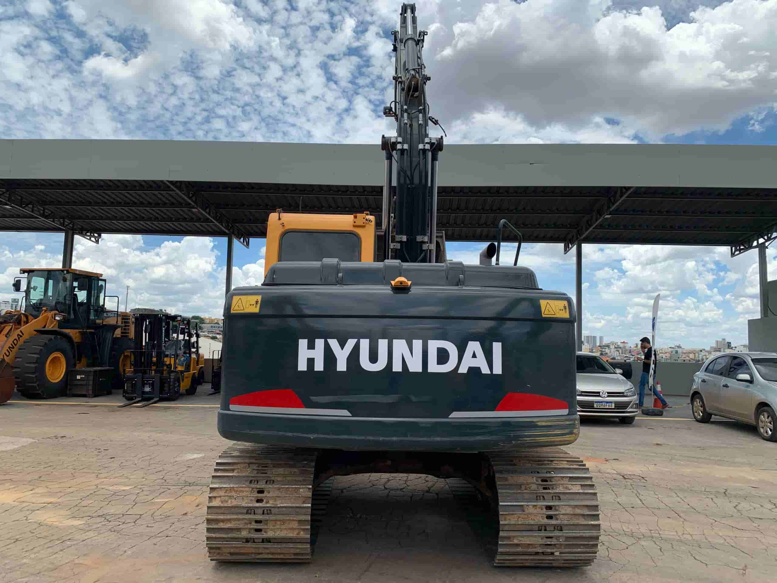 Escavadeira Hyundai R150 2024