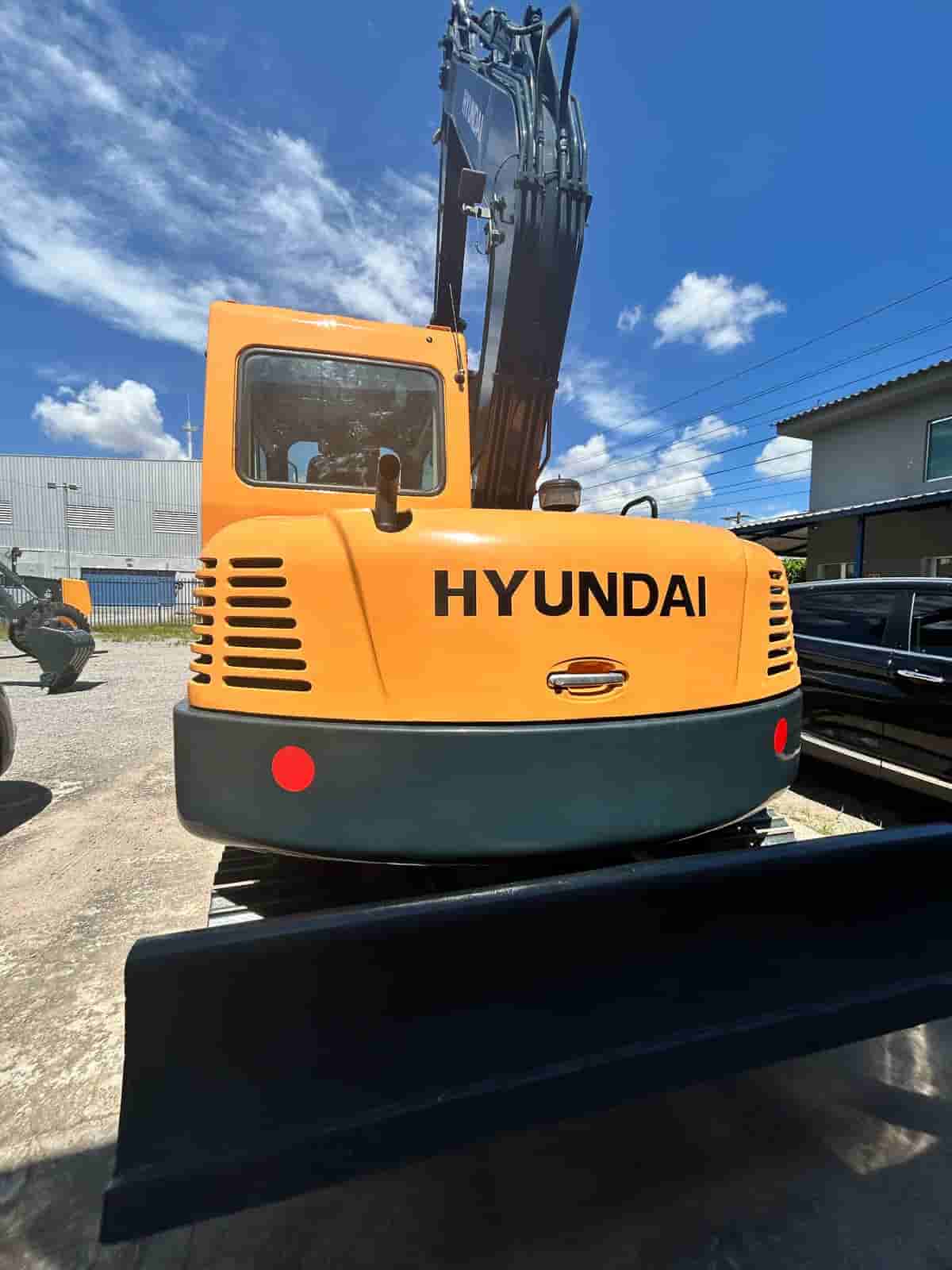 Mini Escavadeira Hyundai R80-7 2011