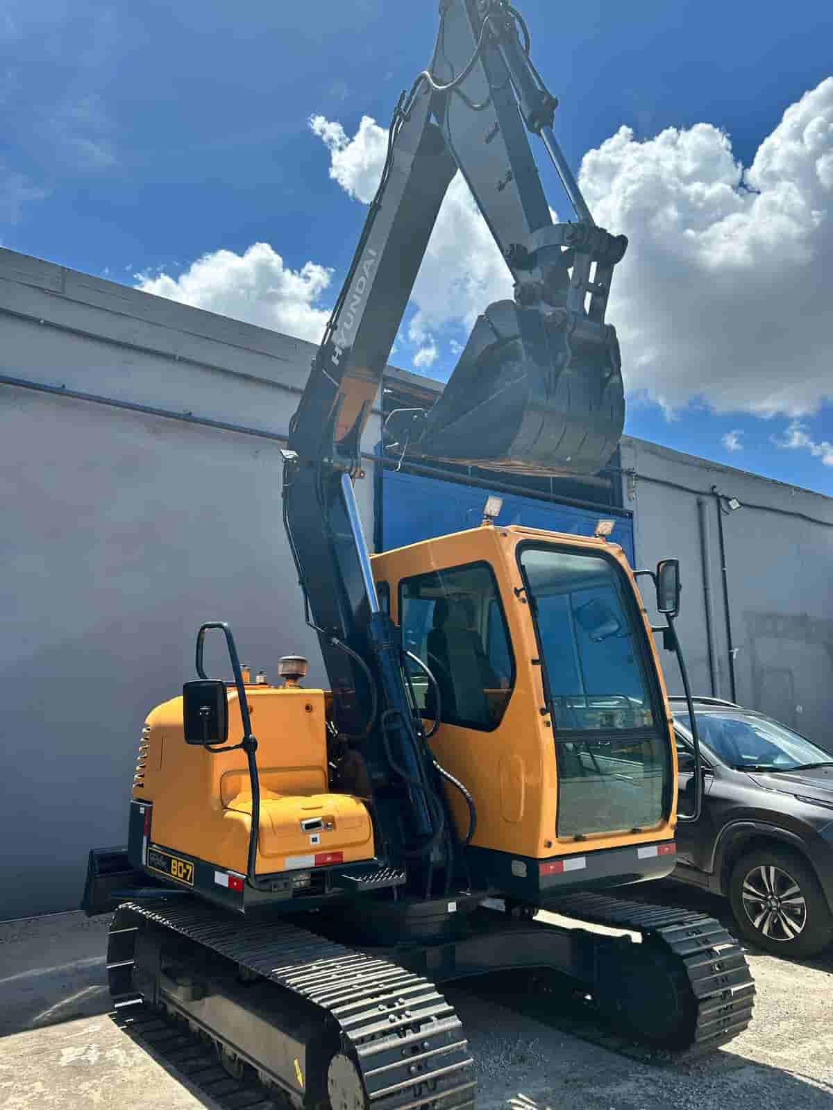 Mini Escavadeira Hyundai R80-7 2011