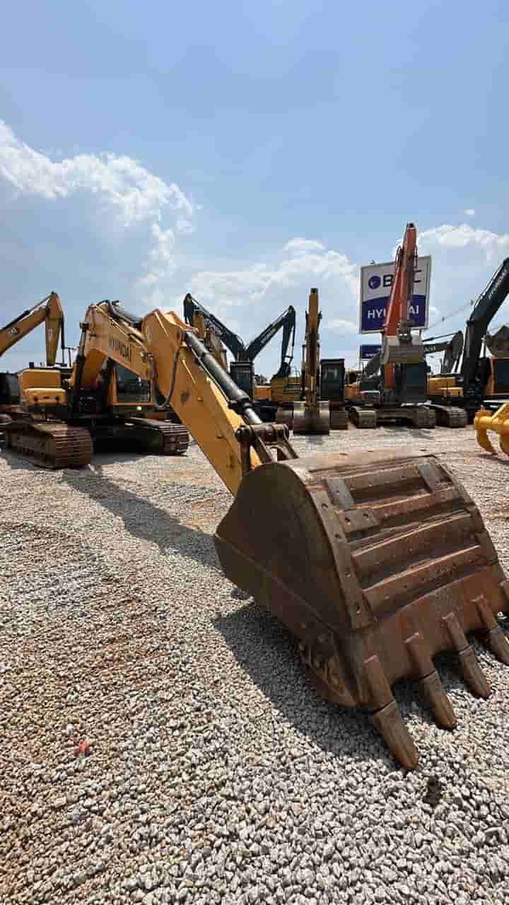 Escavadeira Hyundai R220LC-9SB 2019