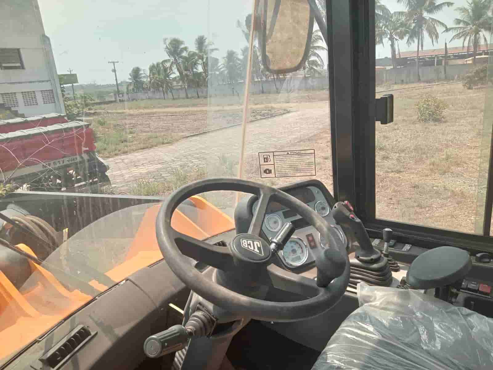 Pá Carregadeira JCB 422ZX 2023