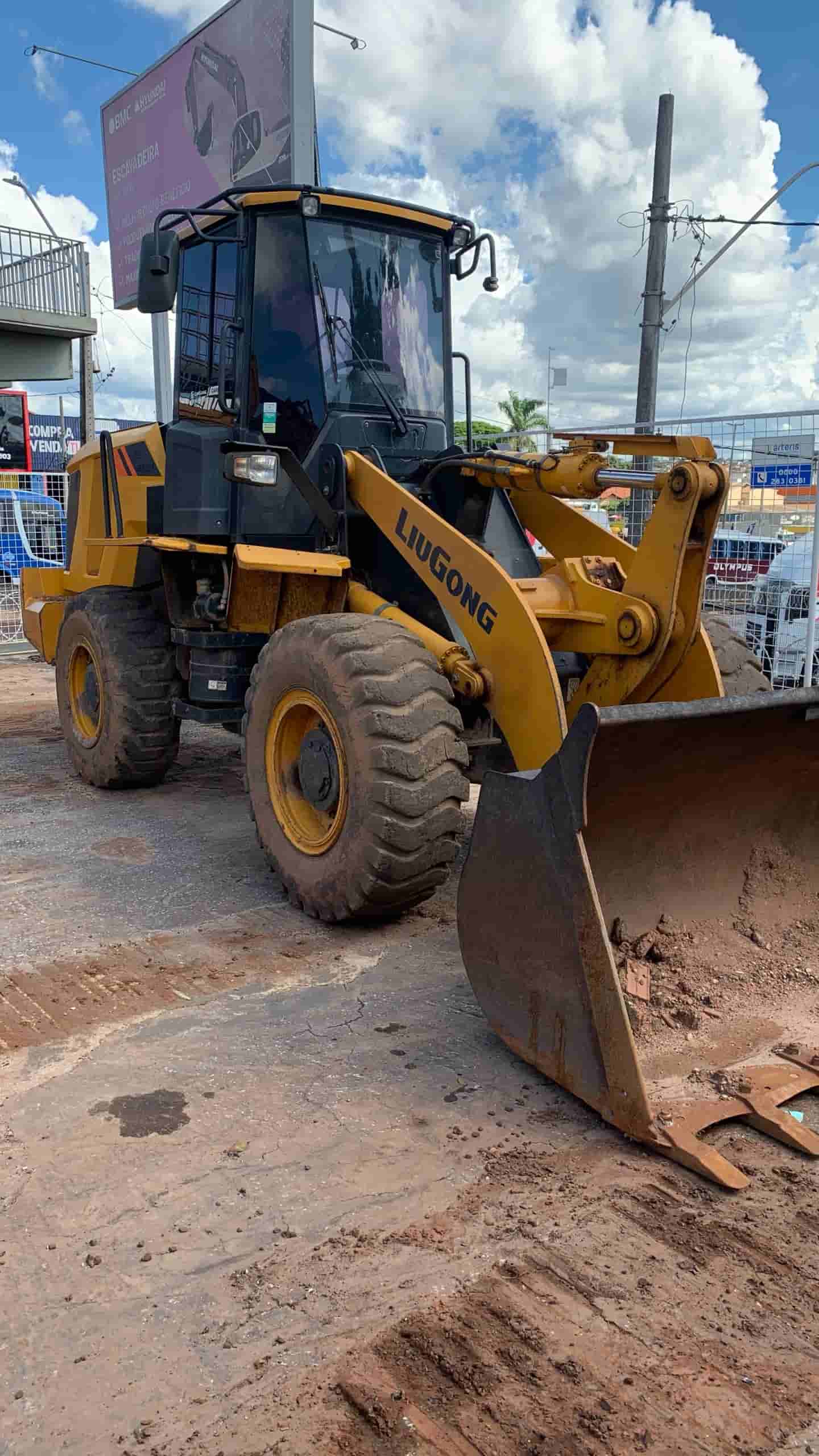 Pá Carregadeira Liugong CLG835H 2023