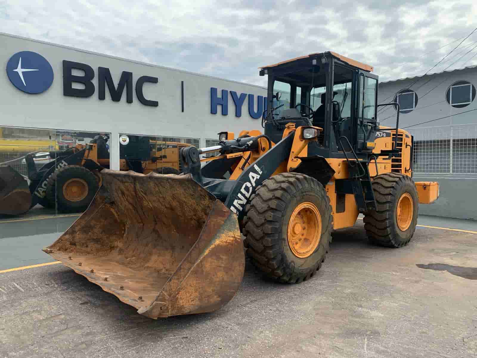Pá Carregadeira Hyundai HL757-9SBS 2023