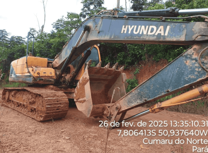 Escavadeira Hyundai R220 2020