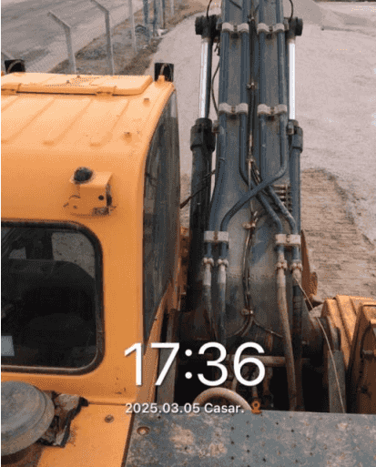 Escavadeira Hyundai R220 2020