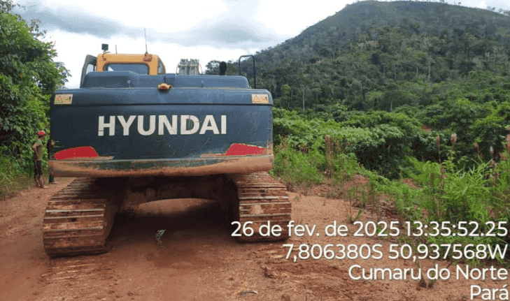 Escavadeira Hyundai R220 2020
