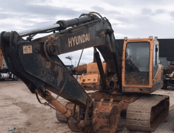 Escavadeira Hyundai R220 2020