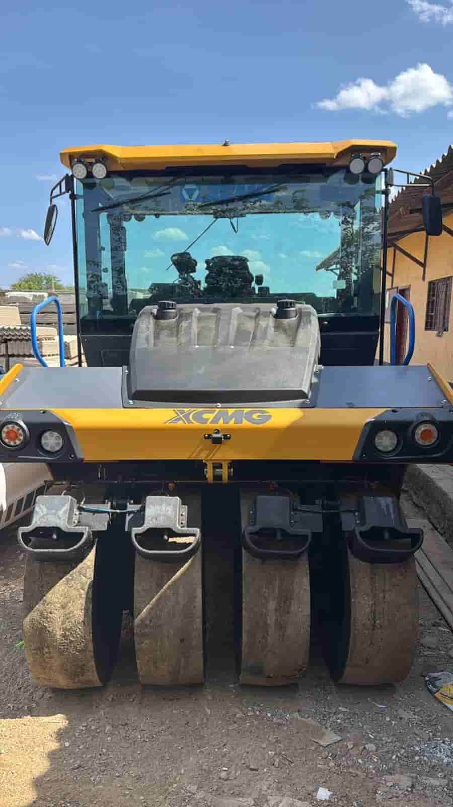 Rolo compactador XCMG XP265S 2024