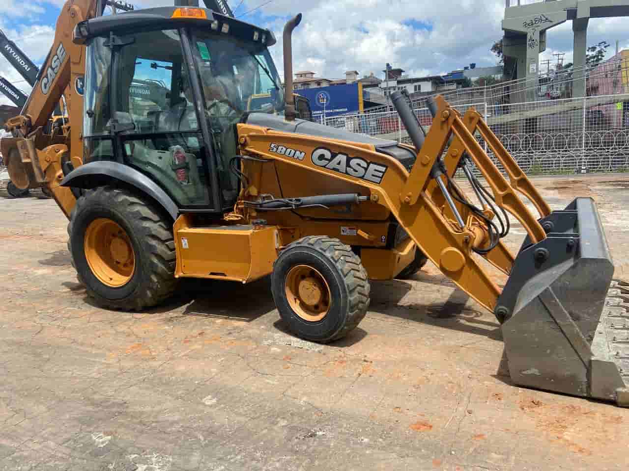 Retroescavadeira Case 580N 2014