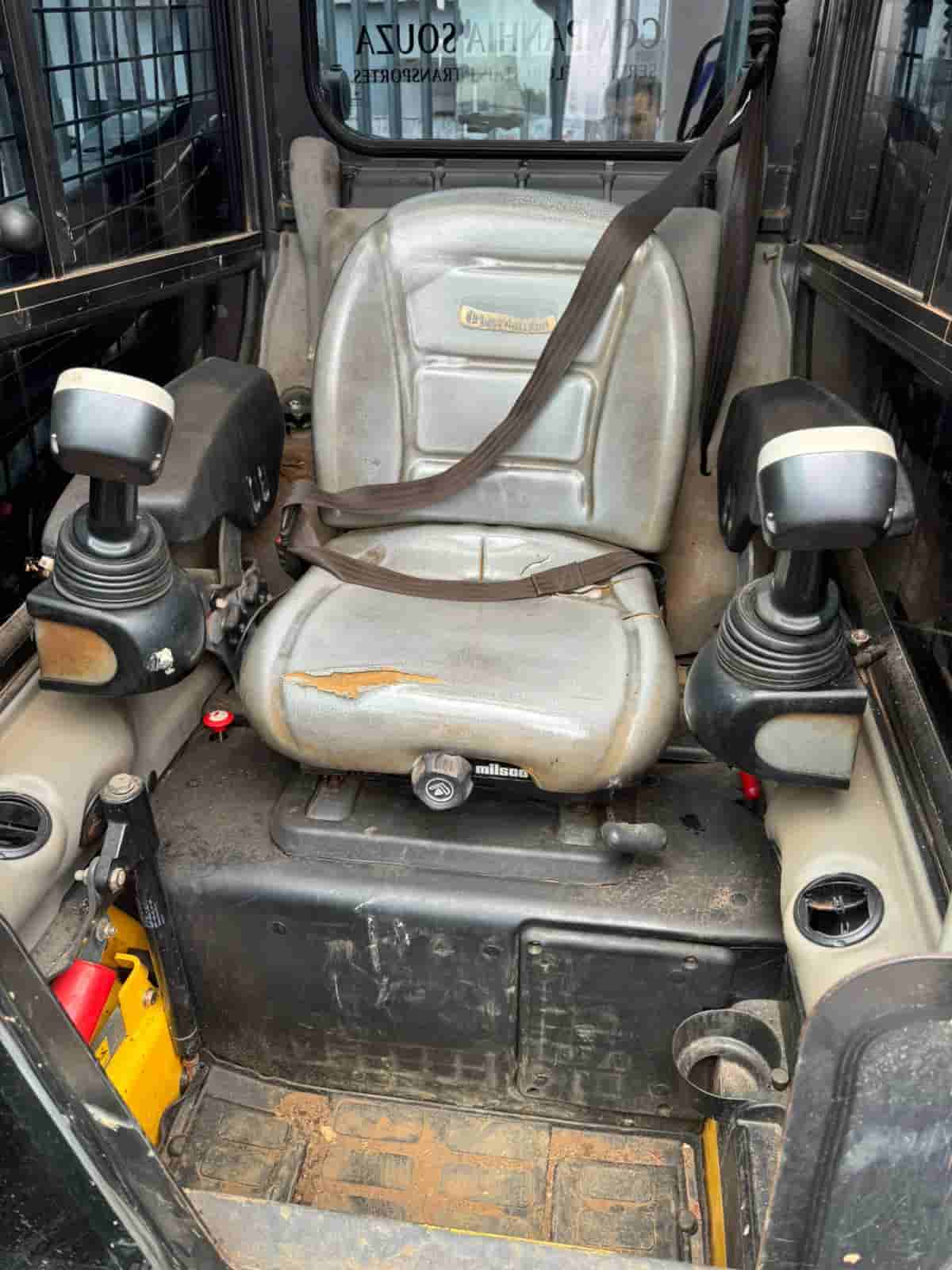 Outros New Holland L220 2020