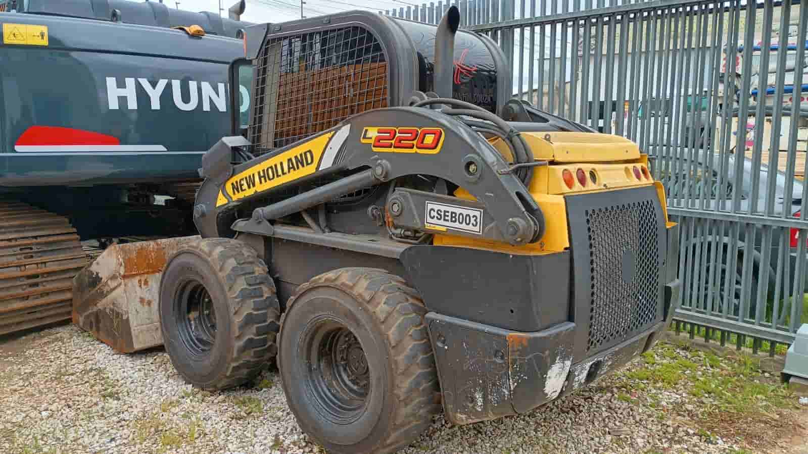 Outros New Holland L220 2020