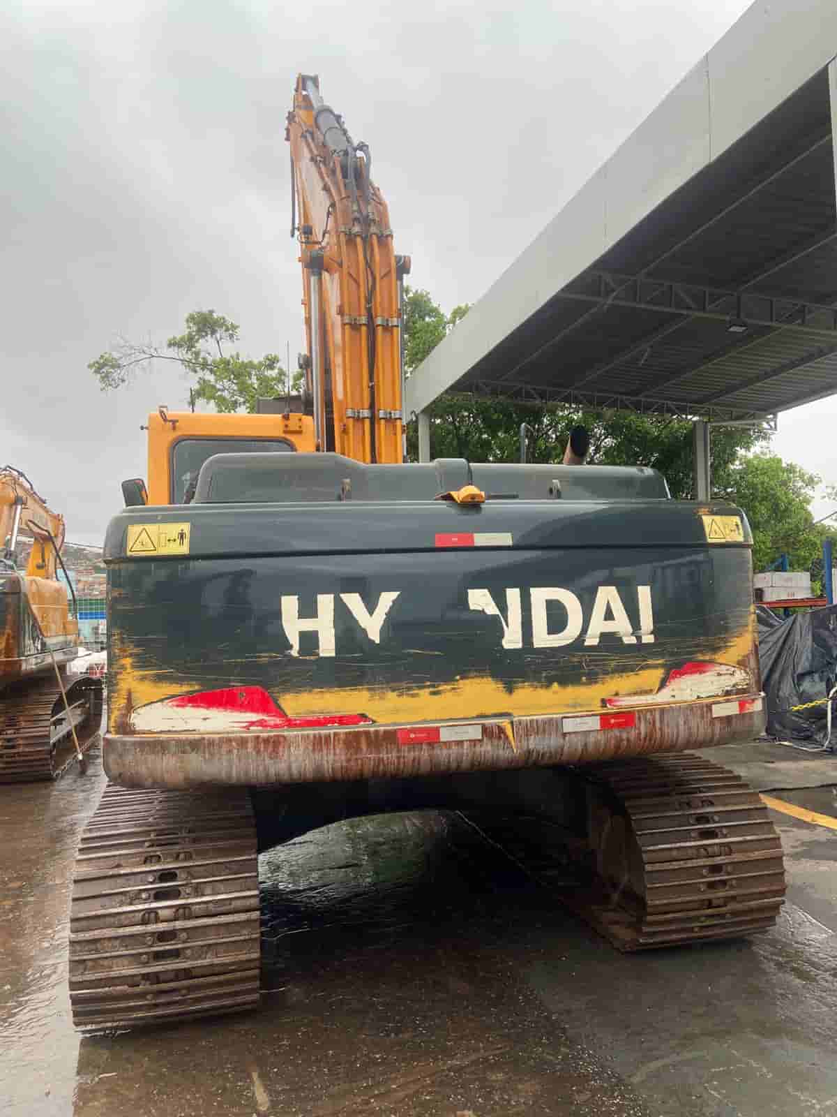 Escavadeira Hyundai R220LC-9S 2019