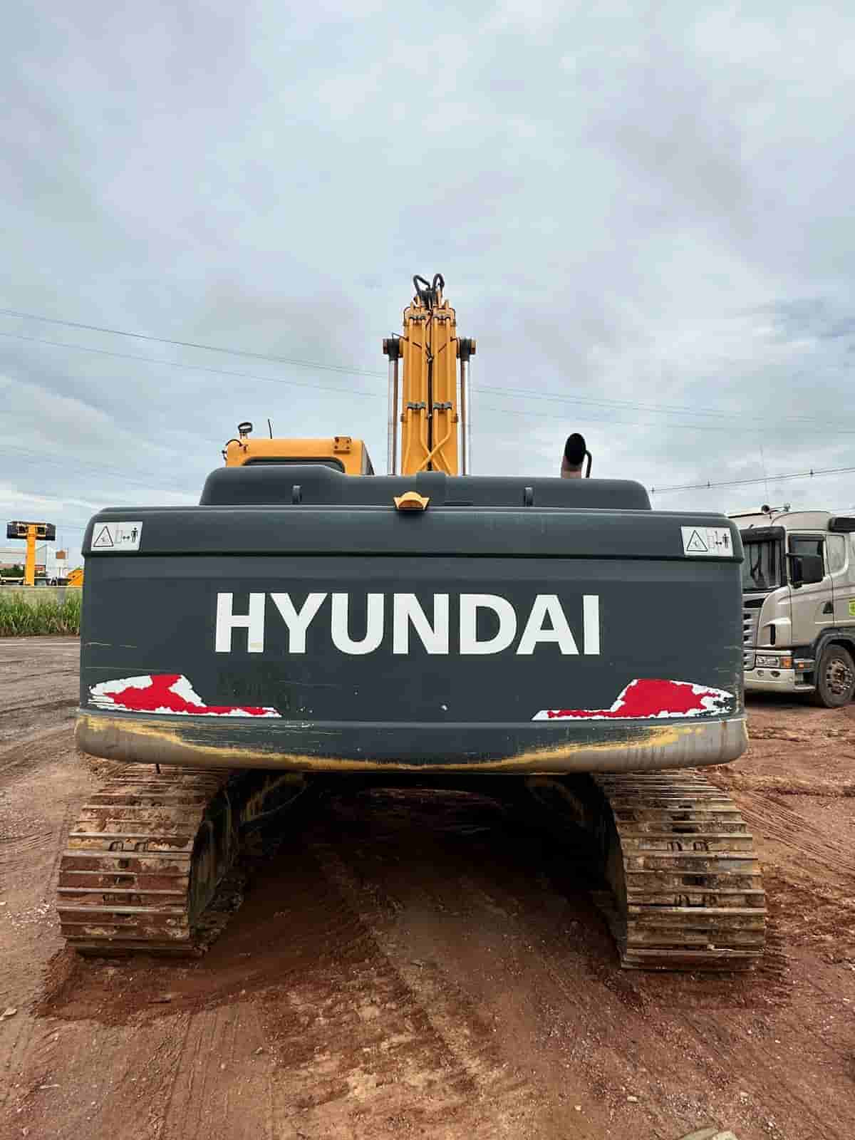 Escavadeira Hyundai R260LC-9SB 2019