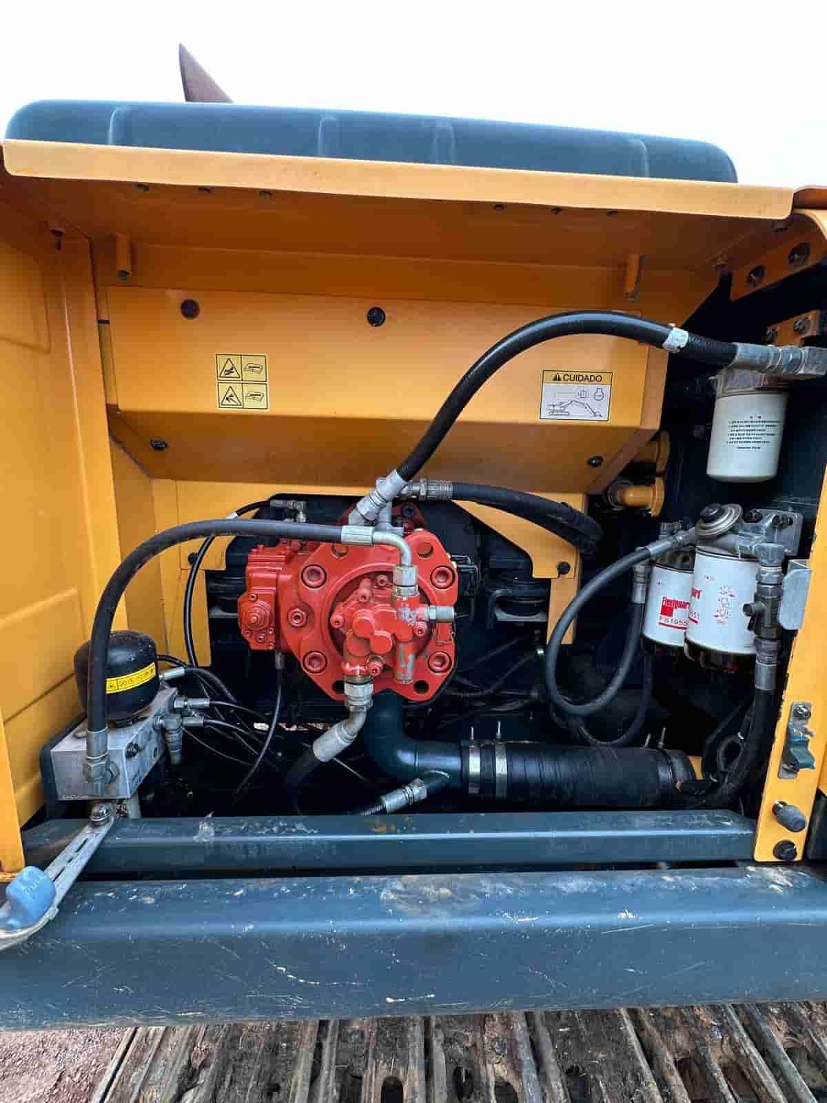 Escavadeira Hyundai R260LC-9SB 2019