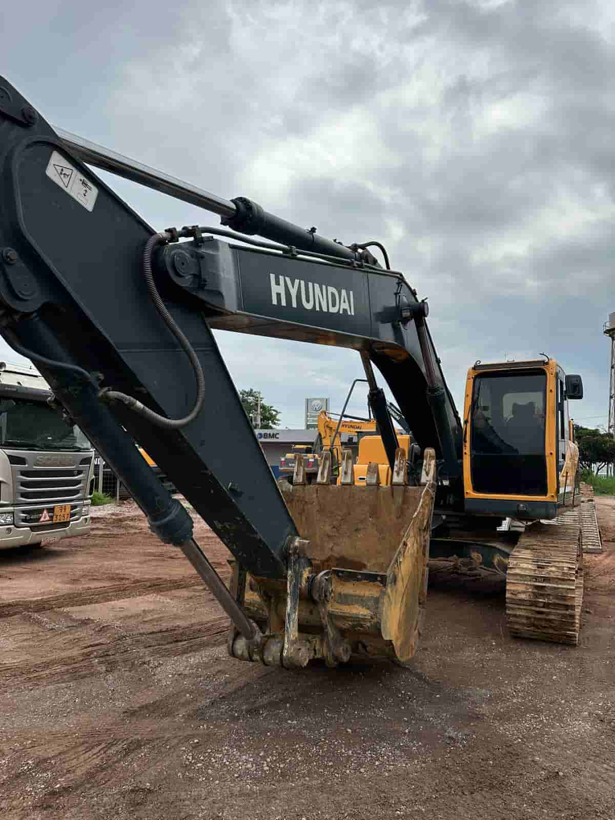 Escavadeira Hyundai R260LC-9S 2020