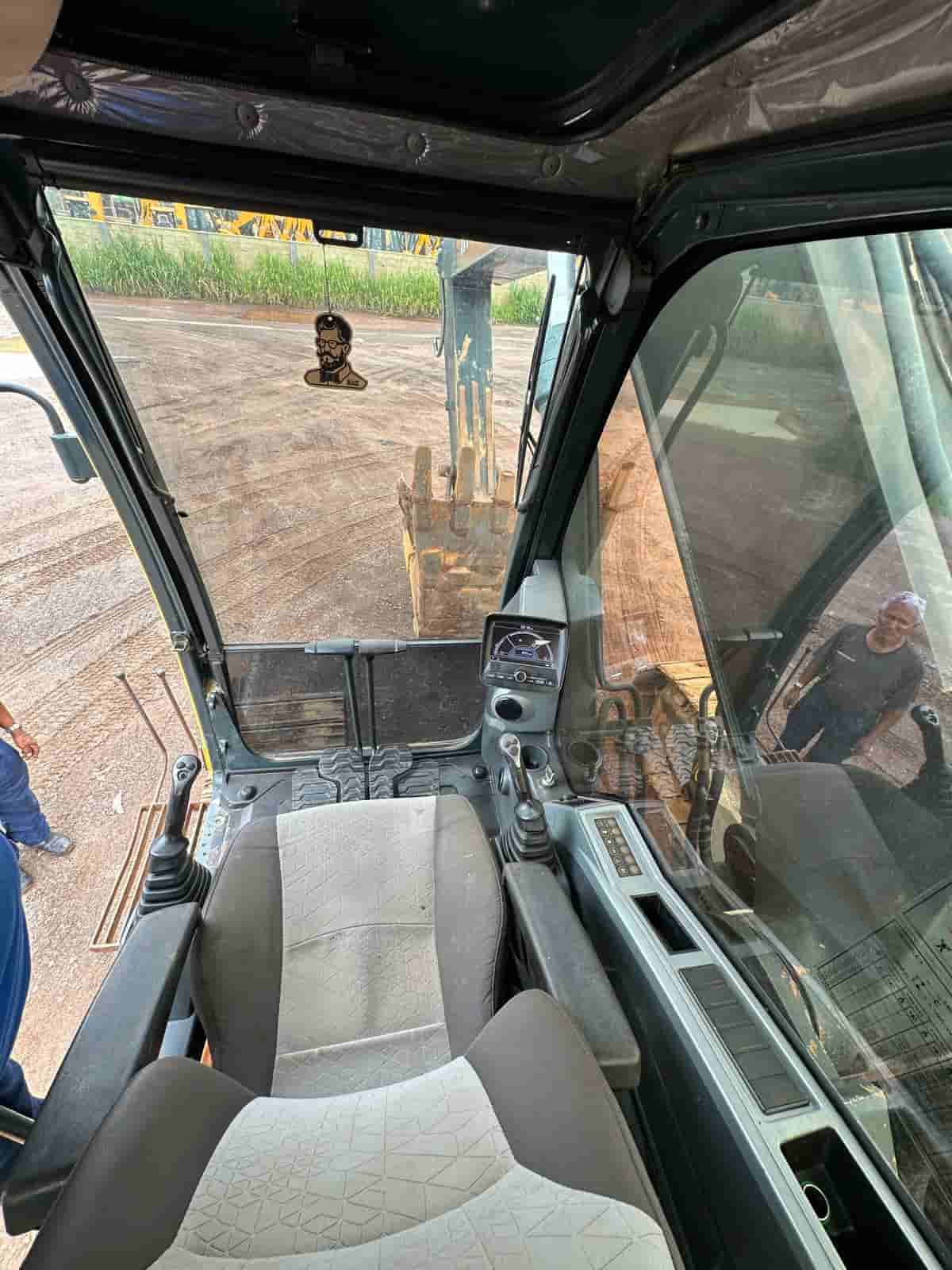 Escavadeira Hyundai R260LC-9S 2020