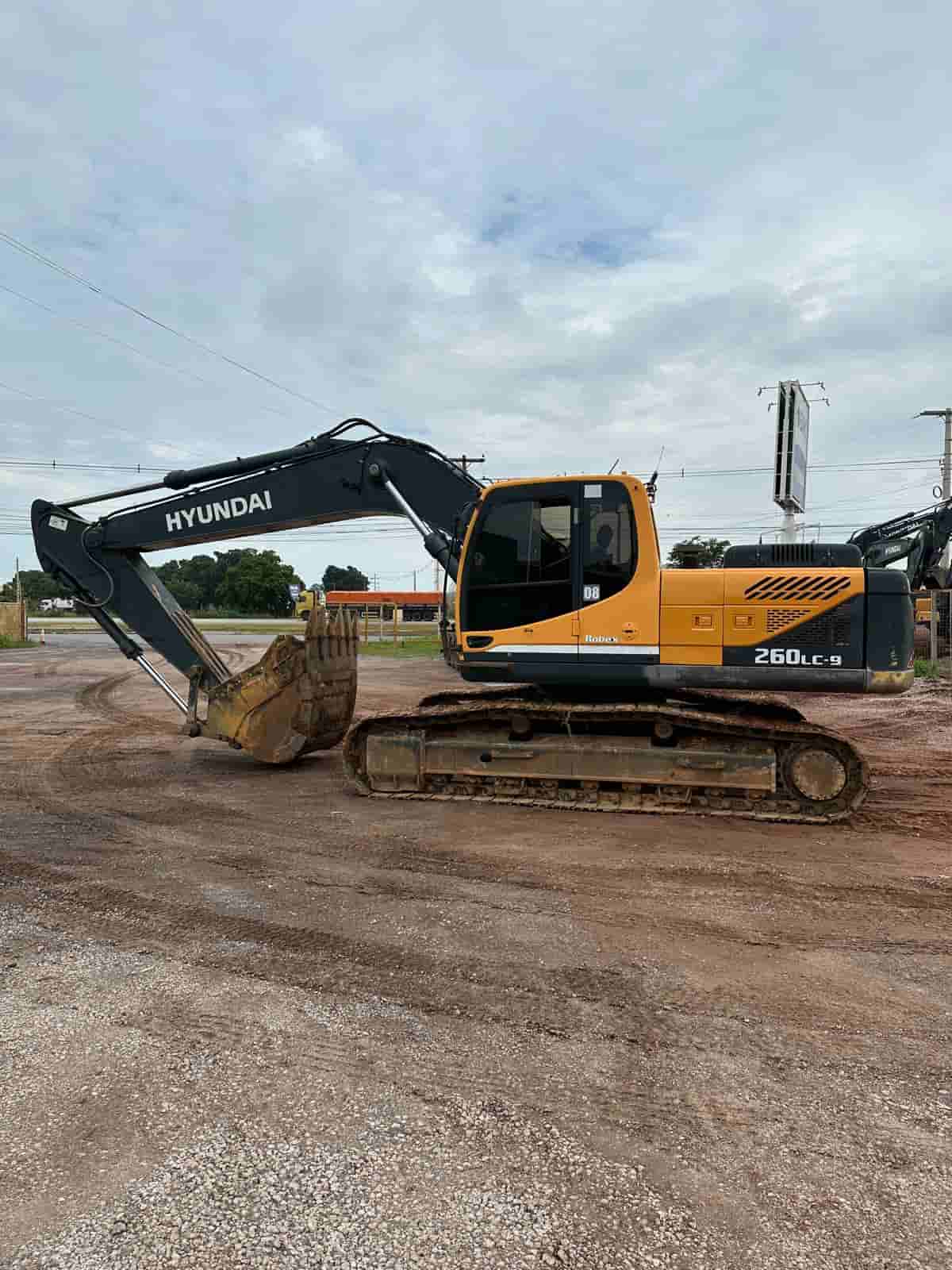 Escavadeira Hyundai R260LC-9S 2020