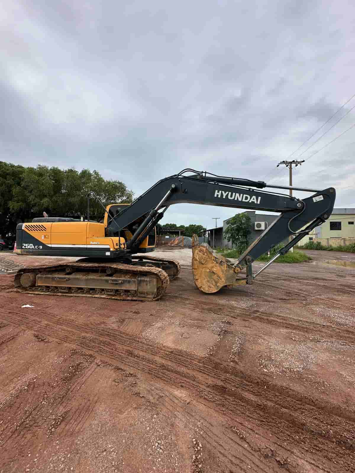 Escavadeira Hyundai R260LC-9S 2020