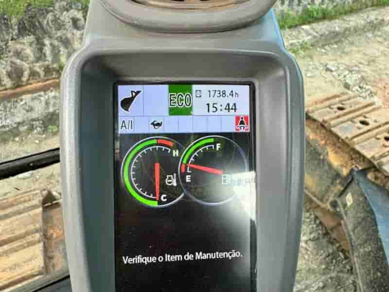Escavadeira John Deere 350GLC 2023 - imagem de fundo