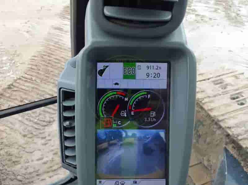 Escavadeira John Deere  200G 2021 - imagem de fundo