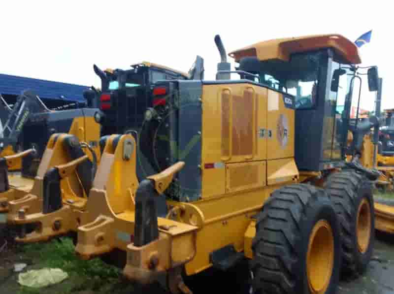 Motoniveladora John Deere 620G 2021 - imagem de fundo
